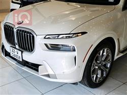 بی ئێم دەبڵیو X7